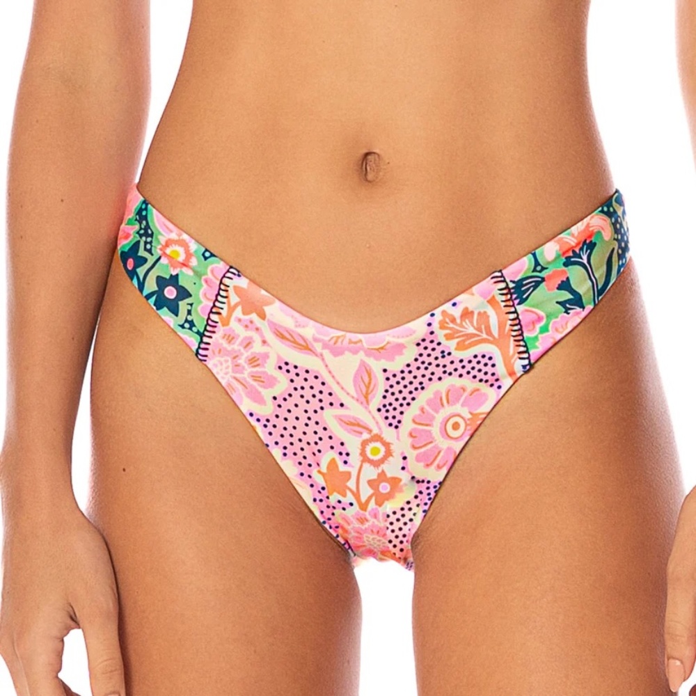 Maaji Blush Floral Splendour Regular Rise Thin Side Bikini Bottom Size Medium